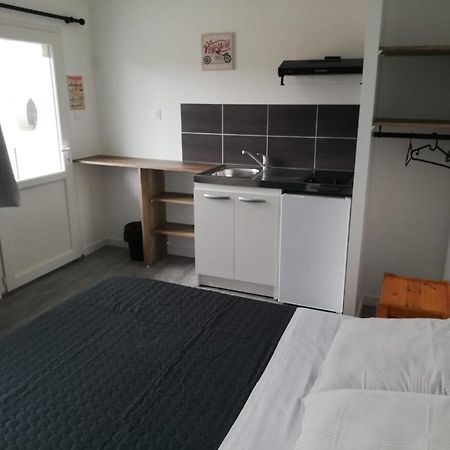 Le Breton Hotel Basse-Indre ภายนอก รูปภาพ
