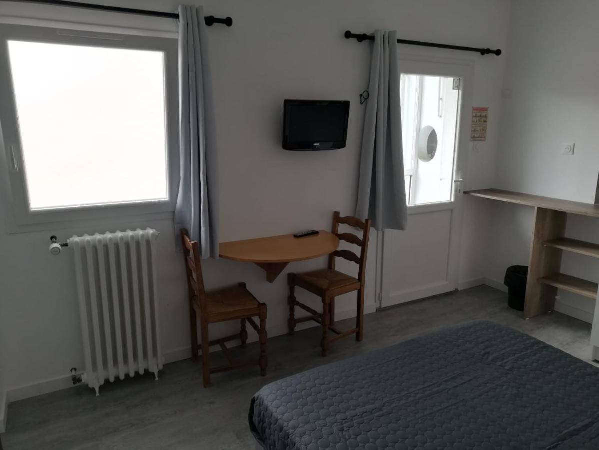 Le Breton Hotel Basse-Indre ภายนอก รูปภาพ