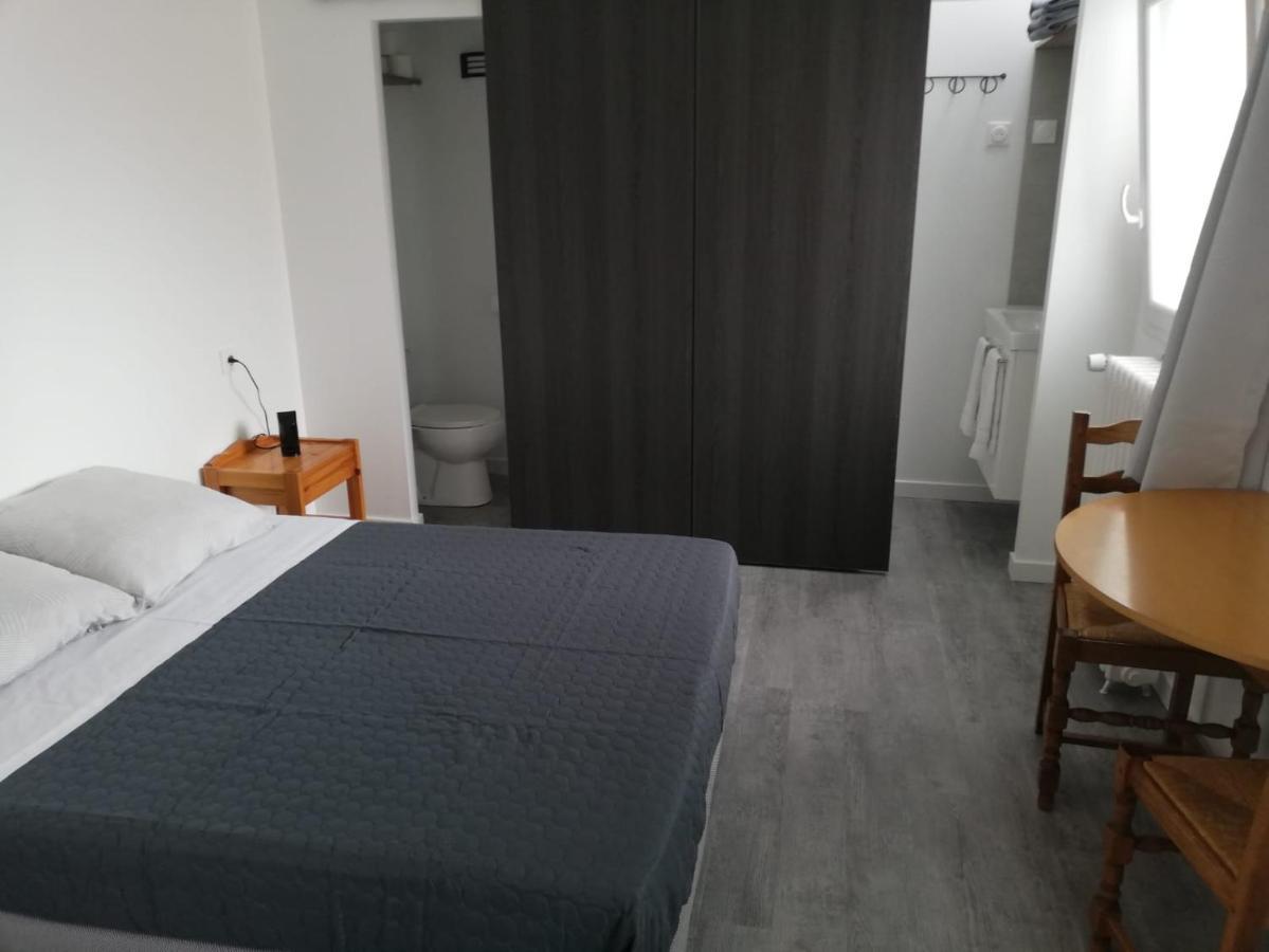 Le Breton Hotel Basse-Indre ภายนอก รูปภาพ